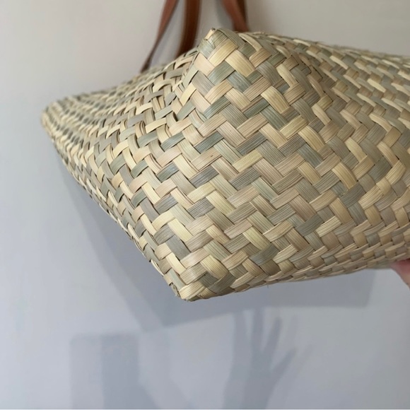 Large Natural Material Woven Tote with Leather Handles - Picture 4 of 14